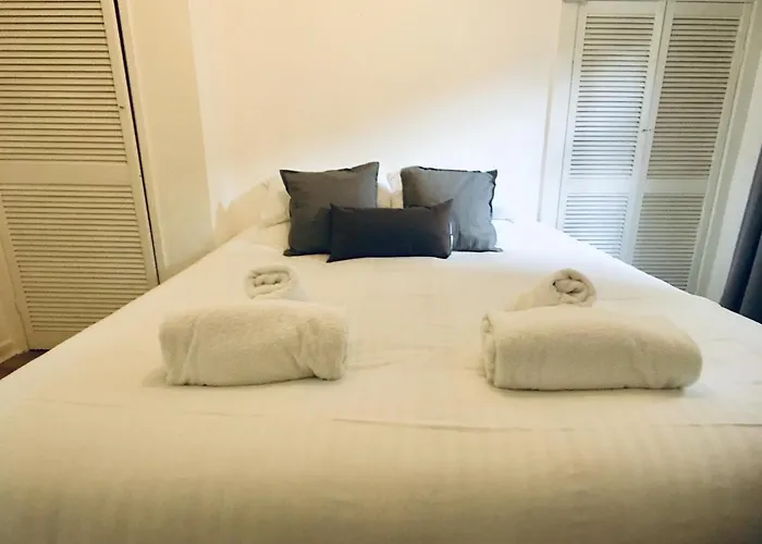 Westbourne Apartman *